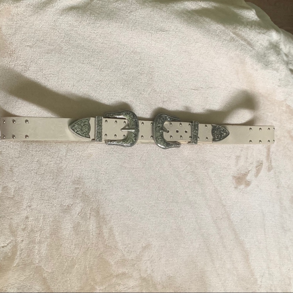 Western off white belt with silver accents
